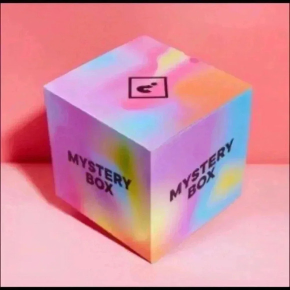 Reseller Mystery Box! $40.00 for at least $175.00 worth of items! - Picture 1 of 2